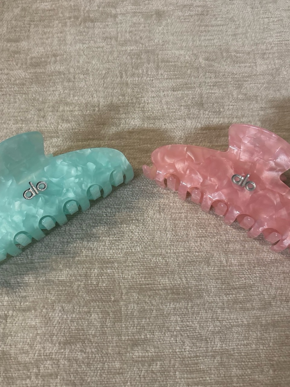 ALO Yoga Hair Claw Clips - Pink & Teal